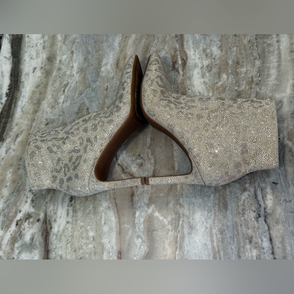 Women’s GIANNI BINI Annina leopard print rhinestone stiletto booties- Size 9 - Picture 5 of 11